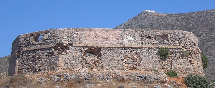 The small fort protecting the access to the bay