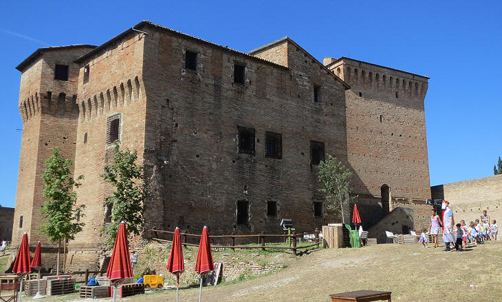 Rocca Malatestiana: the two keeps: (left) la Femmina; (right) il Maschio