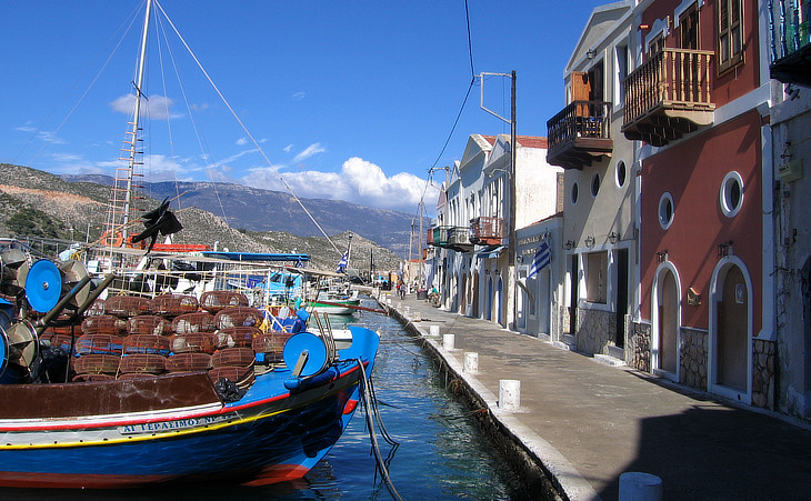The waterfront where today most of the inhabitants live