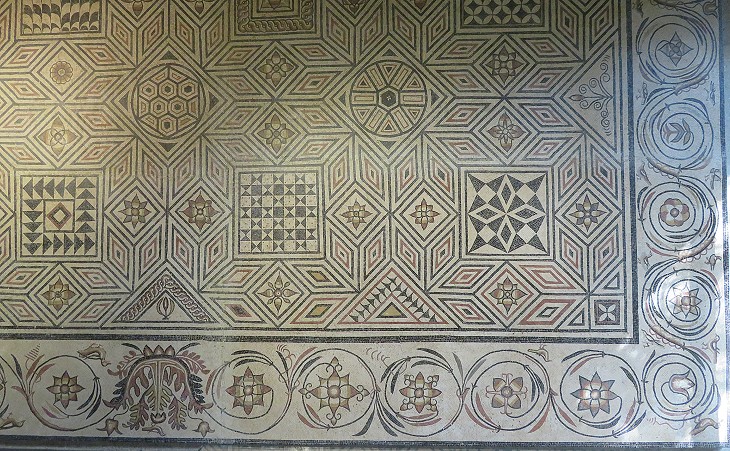 Vesunna Gallo-Roman Museum: floor mosaic found in 1865