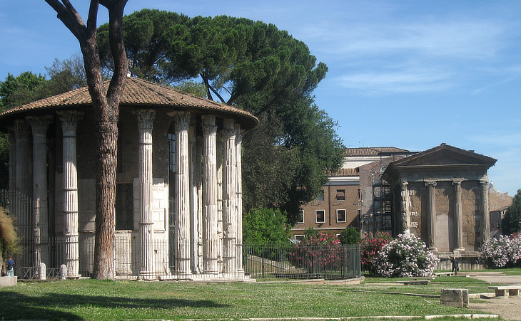 Temples near S. Maria in Cosmedin