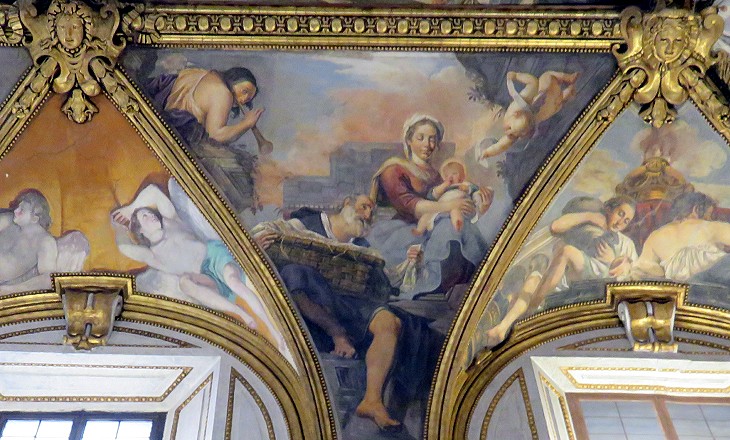 Detail of the ceiling