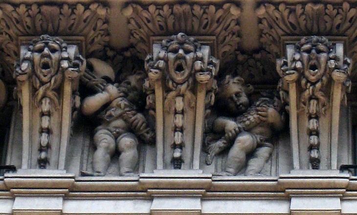 Details of the cornice