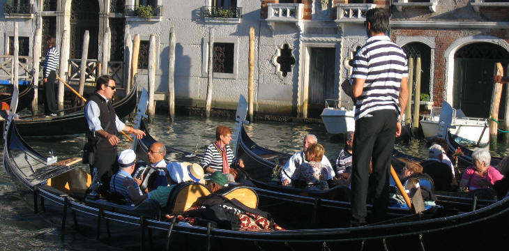 Singing Marina (by Rocco Granata) on the gondola