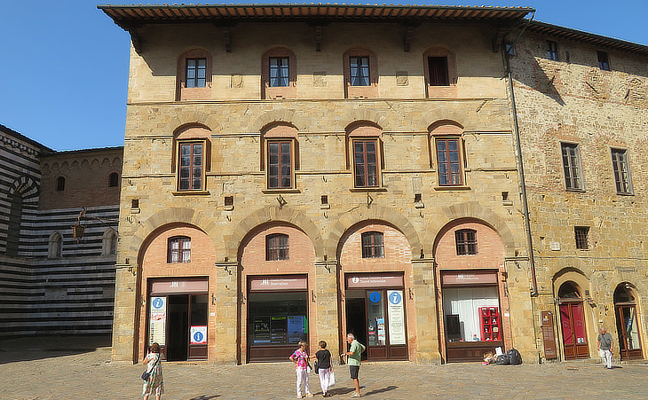 Eastern side of Palazzo Pretorio